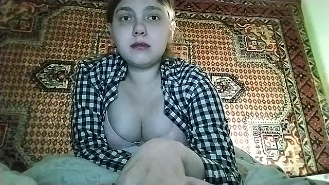 Snapshot of KikiBang chatting on 02.26.26 KikiBang online show from 02.26.26