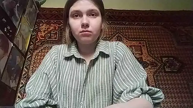 Snapshot of KikiBang chatting on 02.27.26 KikiBang online show from 02.27.26