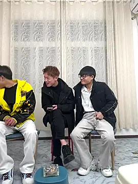 Snapshot of Delicious-boys-001 chatting on 11.23.25 Delicious-boys-001 online show from 11.23.25