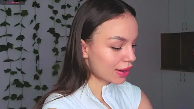 Tiffany Sweetie online show from 04.15.26