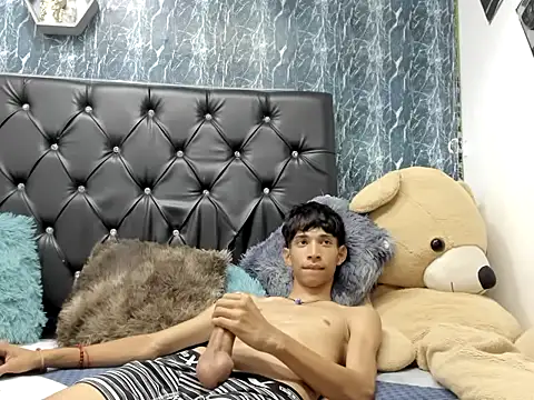 Snapshot of cruzitojpx18 chatting on 11.28.25 cruzitojpx18 online show from 11.28.25