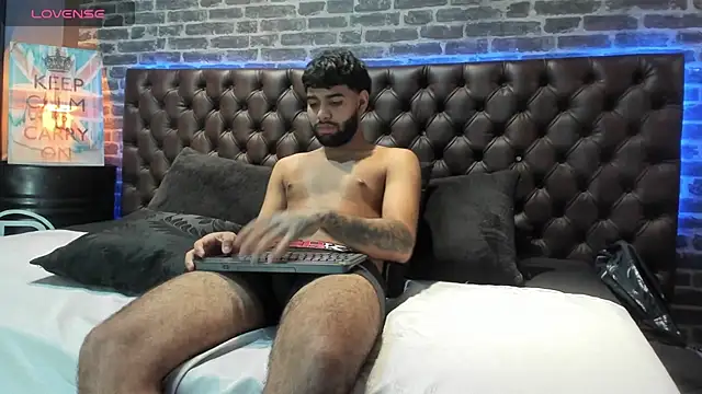 Snapshot of Jesuss77_ chatting on 11.22.25 Jesuss77 online show from 11.22.25