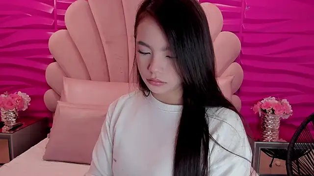 NatallieBlaze online show from 11.26.25