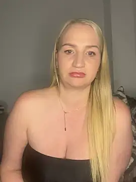 BootyQueenApril online show from 04.10.26