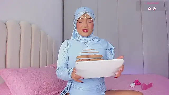 Amira-Zahra online show from 02.28.26