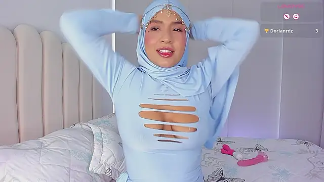 Amira-Zahra online show from 03.17.26