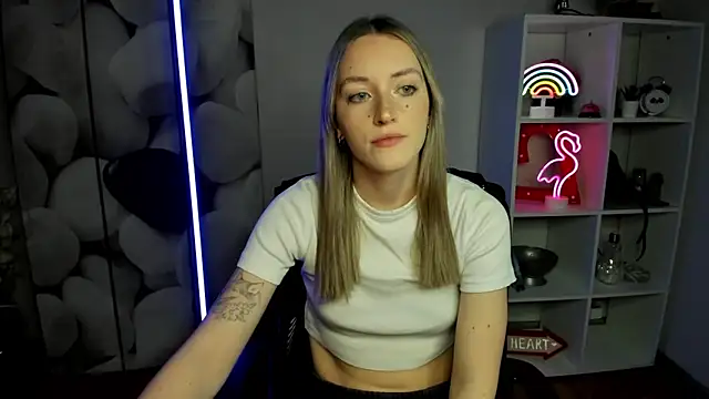 EvelynBlond online show from 12.18.25