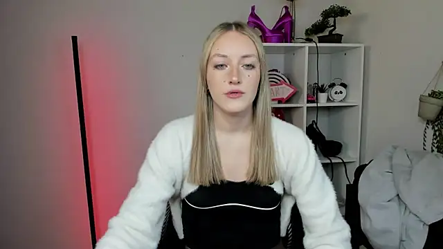 EvelynBlond online show from 03.12.26