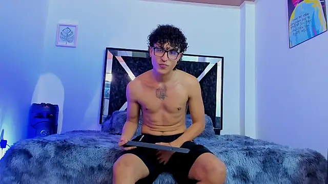 eliasferragamo online show from 11.27.25