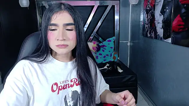 Evangeline Star1 online show from 11.27.25