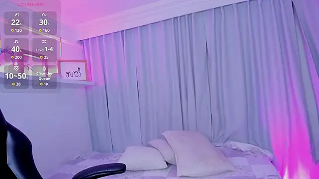 Snapshot of emmyheart7 chatting on 11.29.25 emmyheart7 online show from 11.29.25