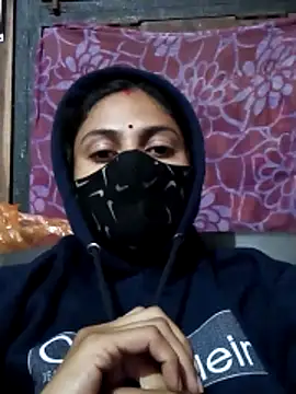 Snapshot of Yt_kinjal chatting on 11.28.25 Yt kinjal online show from 11.28.25