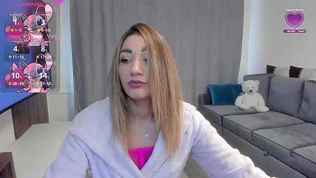 Snapshot of rossana_doll chatting on 04.24.26 rossana doll online show from 04.24.26