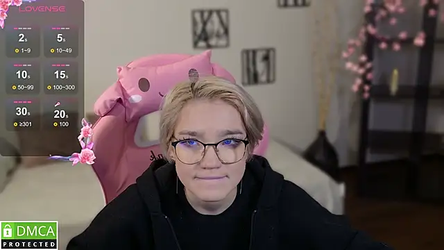 Megan Lora online show from 11.23.25