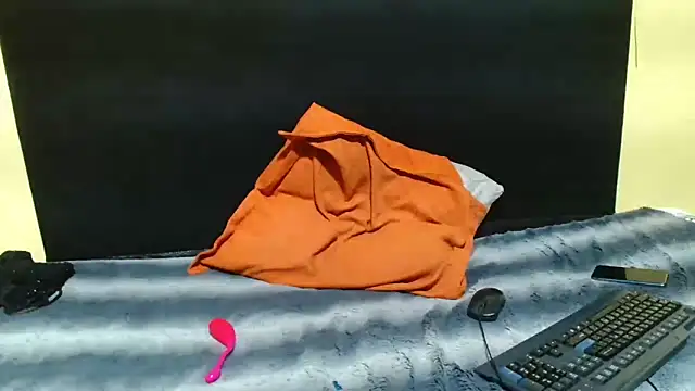 Snapshot of WildHornyTiger18 chatting on 02.27.26 WildHornyTiger18 online show from 02.27.26