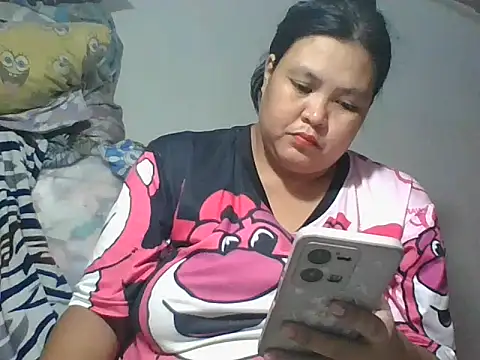 Snapshot of iloveshiritheslut chatting on 11.20.25 iloveshiritheslut online show from 11.20.25