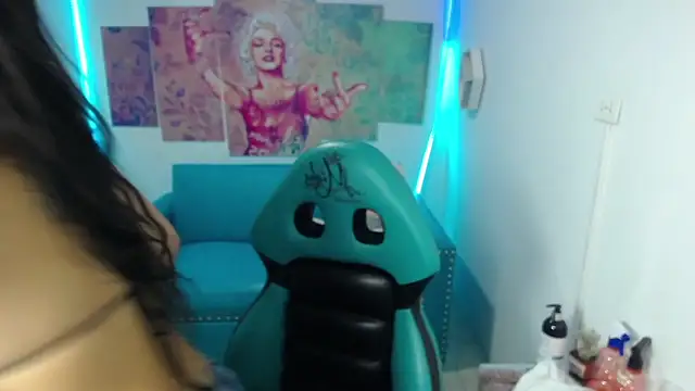 emmily m1  online show from 11.29.25