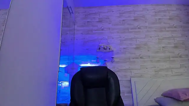 Snapshot of Emir_Ozan_ chatting on 01.17.26 Emir Ozan online show from 01.17.26