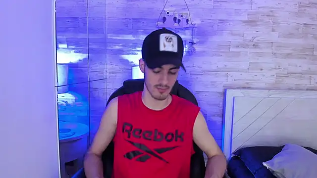 Snapshot of Emir_Ozan_ chatting on 02.10.26 Emir Ozan online show from 02.10.26