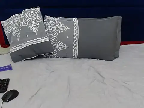 SnowWhiteAss online show from 11.25.25