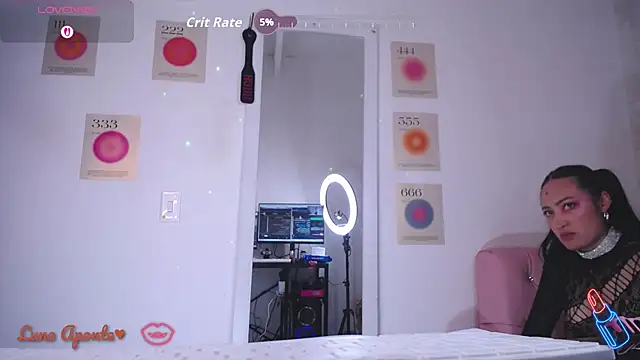 Snapshot of LunaAponte chatting on 02.20.26 LunaAponte online show from 02.20.26