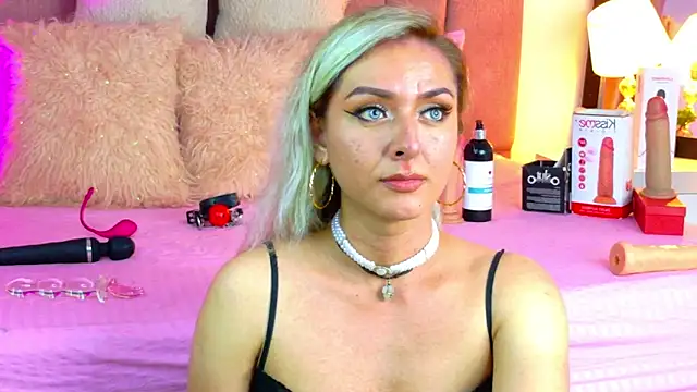 Snapshot of Lunitaa_Diva chatting on 02.10.26 Lunitaa Diva online show from 02.10.26