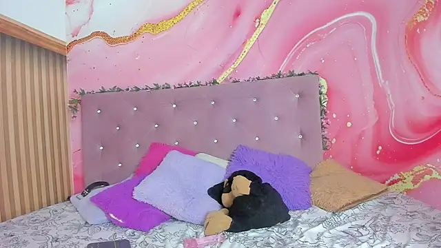 Snapshot of Ares_infernal chatting on 11.28.25 Ares infernal online show from 11.28.25