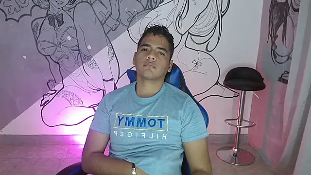 Snapshot of sebas_foxx1 chatting on 11.21.25 sebas foxx1 online show from 11.21.25