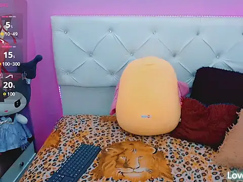 Snapshot of xwetdreamsx chatting on 11.28.25 xwetdreamsx online show from 11.28.25