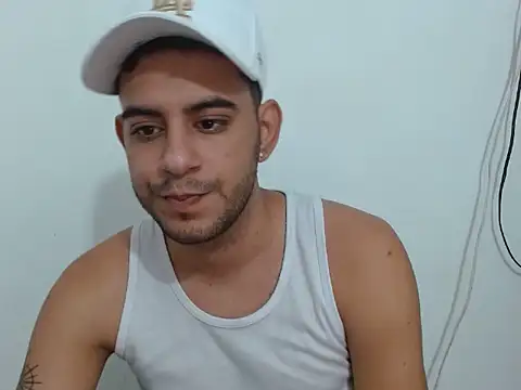 Snapshot of pinky_7 chatting on 11.23.25 pinky 7 online show from 11.23.25