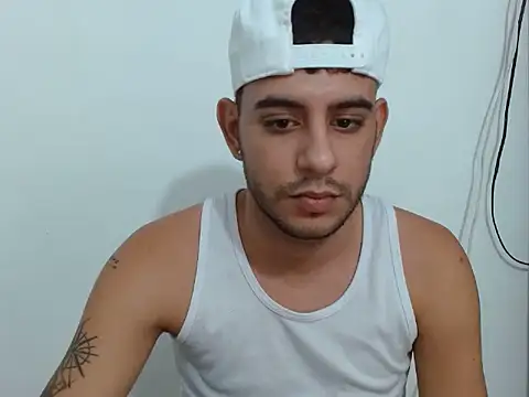 Snapshot of pinky_7 chatting on 11.24.25 pinky 7 online show from 11.24.25