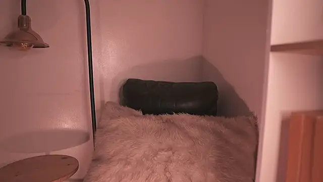 Snapshot of Mackenzie_Lia chatting on 12.15.25 Mackenzie Lia online show from 12.15.25