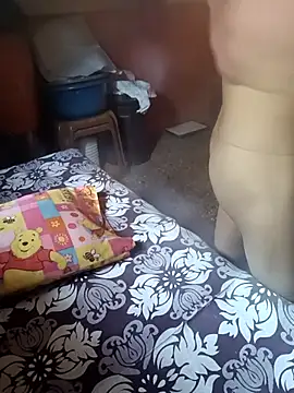 Snapshot of ronynott chatting on 12.01.25 ronynott online show from 12.01.25