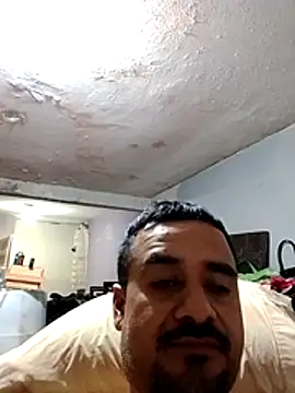 Snapshot of paoandjoe1010 chatting on 11.21.25 paoandjoe1010 online show from 11.21.25