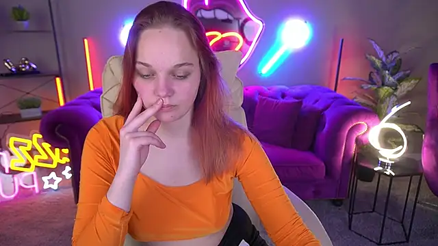 Sun Shine Lola online show from 11.28.25