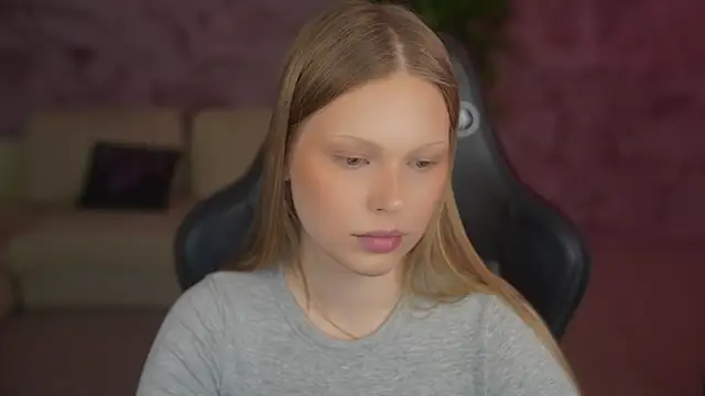 Snapshot of Charlotte_Dreams chatting on 06.14.26 Charlotte Dreams online show from 06.14.26