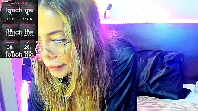 Snapshot of venus_desired260669 chatting on 11.27.25 venus desired260669 online show from 11.27.25