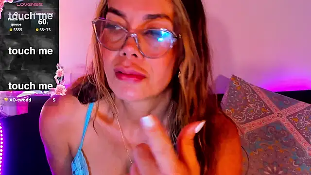 Snapshot of venus_desired260669 chatting on 11.30.25 venus desired260669 online show from 11.30.25