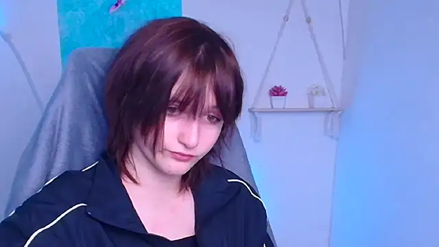 Alice Wonderme online show from 01.11.26