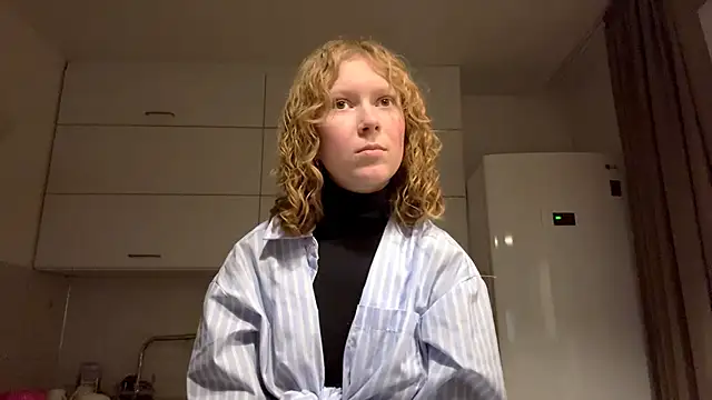 ElfriedaZwack online show from 11.28.25