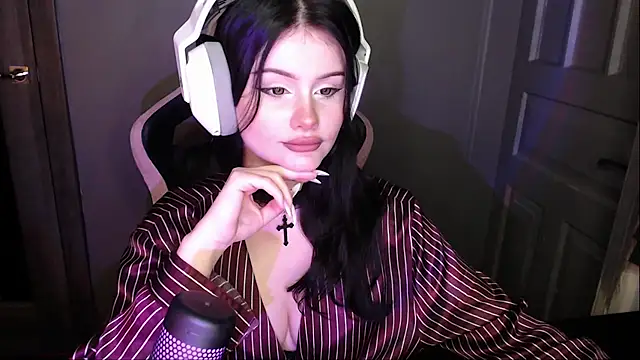 Moon raven online show from 12.15.25