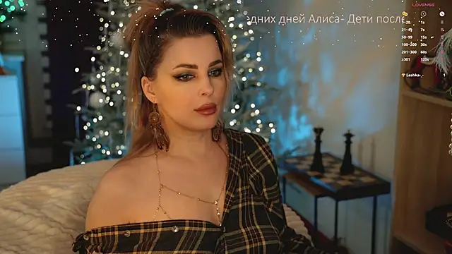 Snapshot of Russian-She-bear chatting on 11.29.25 Russian-She-bear online show from 11.29.25