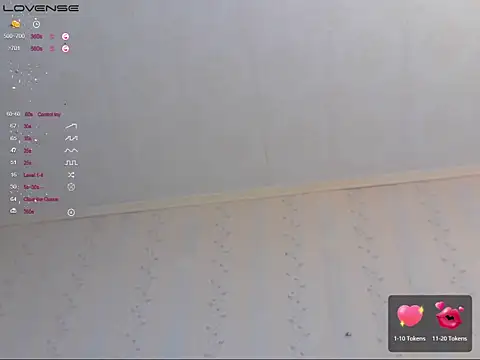 Snapshot of LustfulSarah chatting on 01.22.25 LustfulSarah online show from 01.22.25