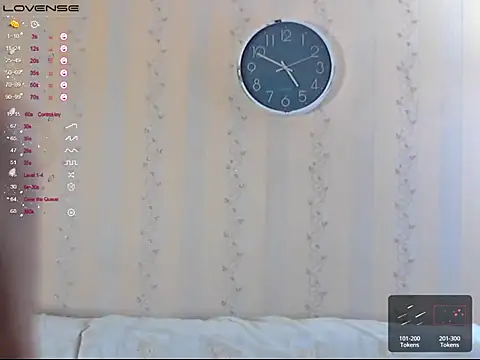 Snapshot of LustfulSarah chatting on 10.06.25 LustfulSarah online show from 10.06.25