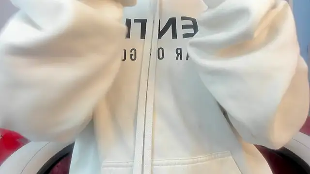 mask red girl online show from 02.19.26