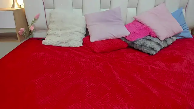 mask red girl online show from 03.27.26