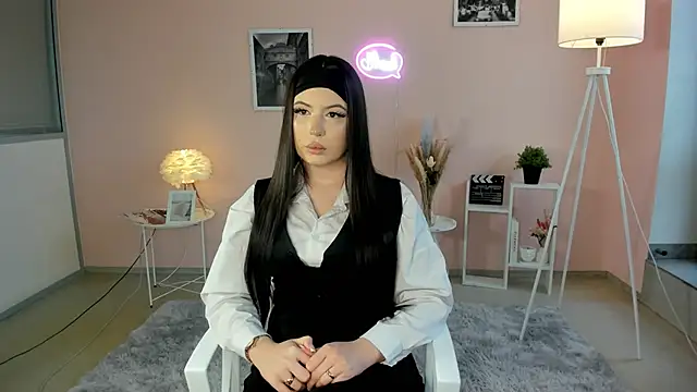 Snapshot of MignonBlunden chatting on 11.28.25 MignonBlunden online show from 11.28.25