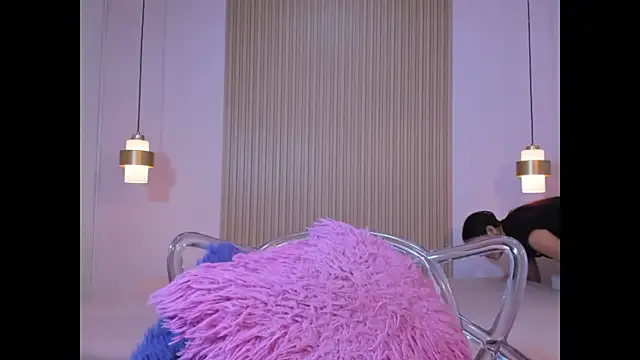 Snapshot of Izelevans chatting on 02.13.26 Izelevans online show from 02.13.26