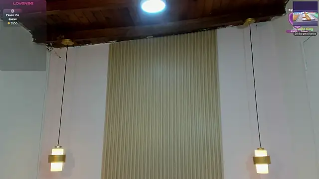 Snapshot of Izelevans chatting on 02.28.26 Izelevans online show from 02.28.26