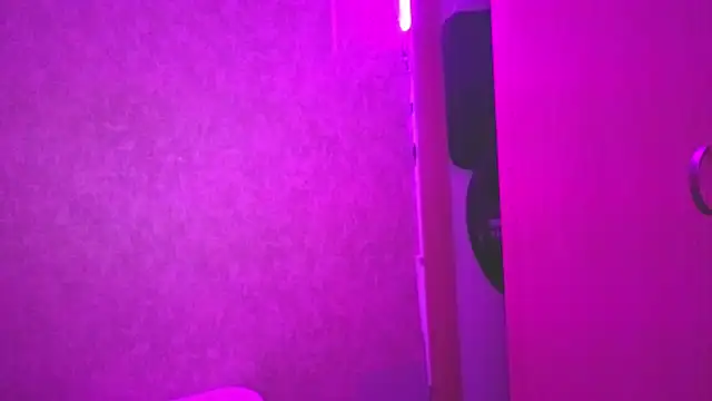 Snapshot of Malia_fox chatting on 11.28.25 Malia fox online show from 11.28.25